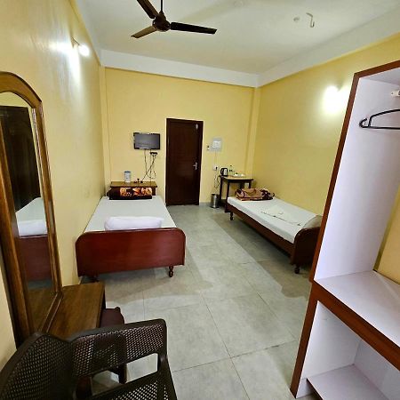 Hotel Rishiraj Jorhāt 外观 照片
